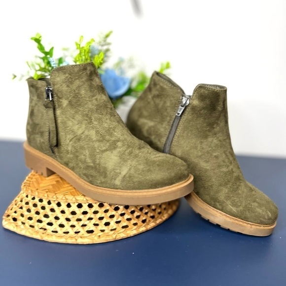 Esprit Saige Sage Green Faux Suede Ankle Boots Booties Size 6.5 - Picture 16 of 16